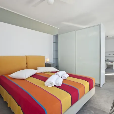 The Edge Luxury Summer House Apartment